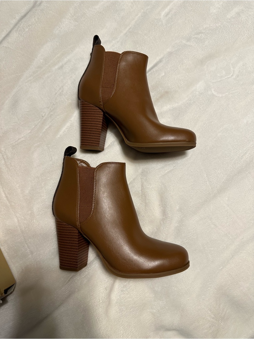 Michael Kors Tan Brown Chelsea Block Heel Ankle Boots - Picture 3 of 7